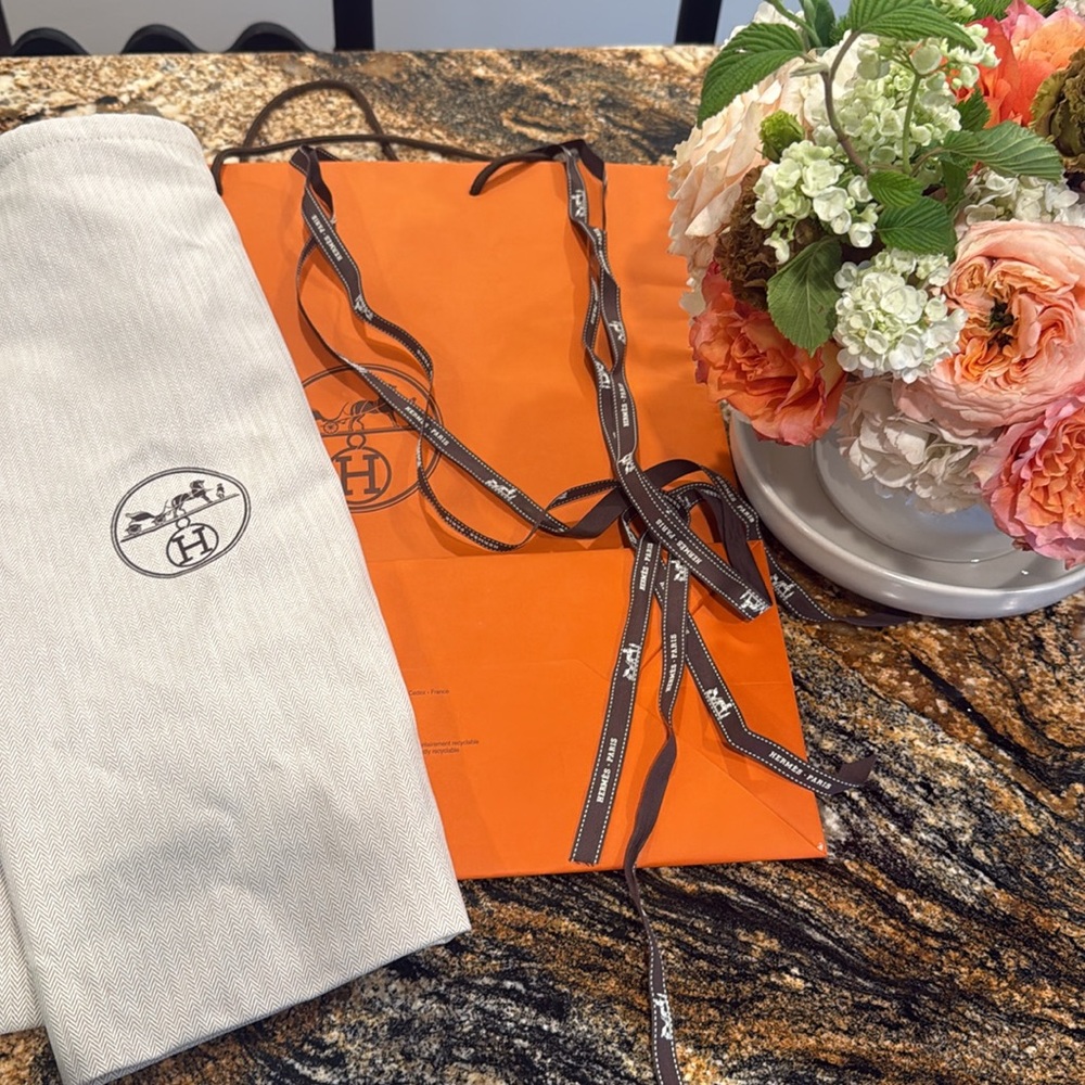 Hermes Authentic Dust Bag, Store Bag, 12 feet of Hermes Paris Ribbon - Picture 6 of 6